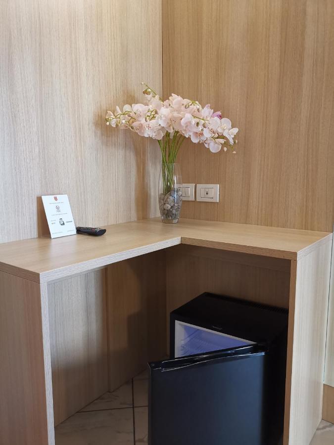 Hotel Brianza Милано Екстериор снимка