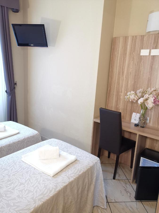 Hotel Brianza Милано Екстериор снимка