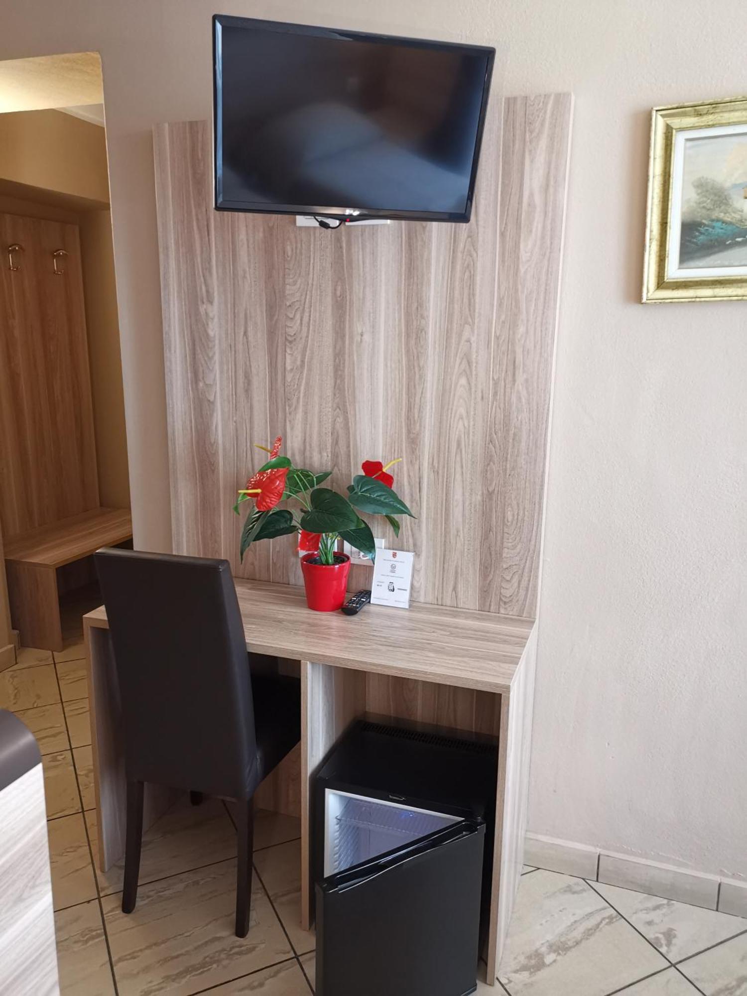 Hotel Brianza Милано Екстериор снимка