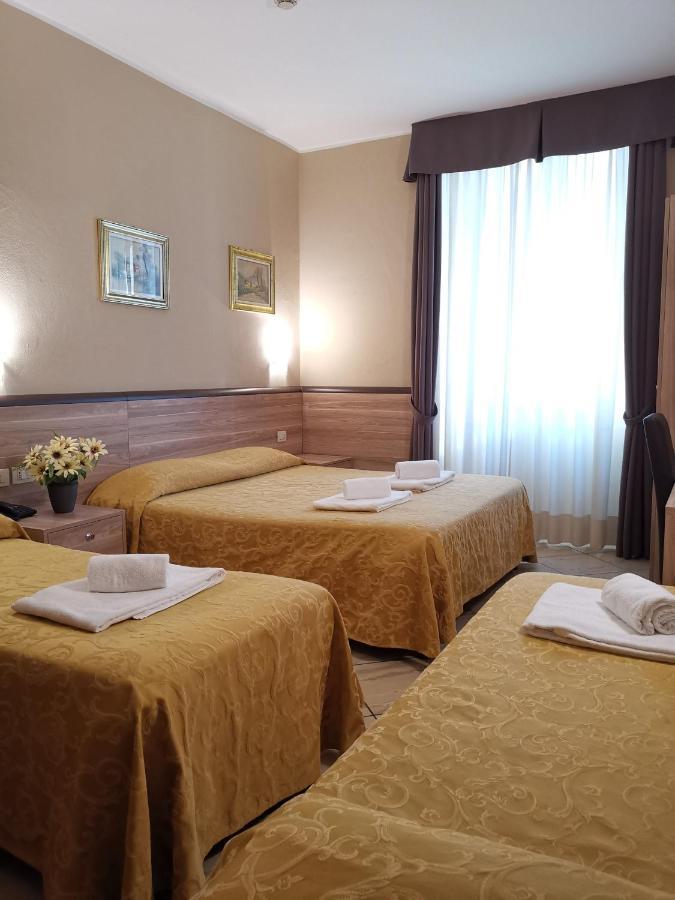 Hotel Brianza Милано Екстериор снимка