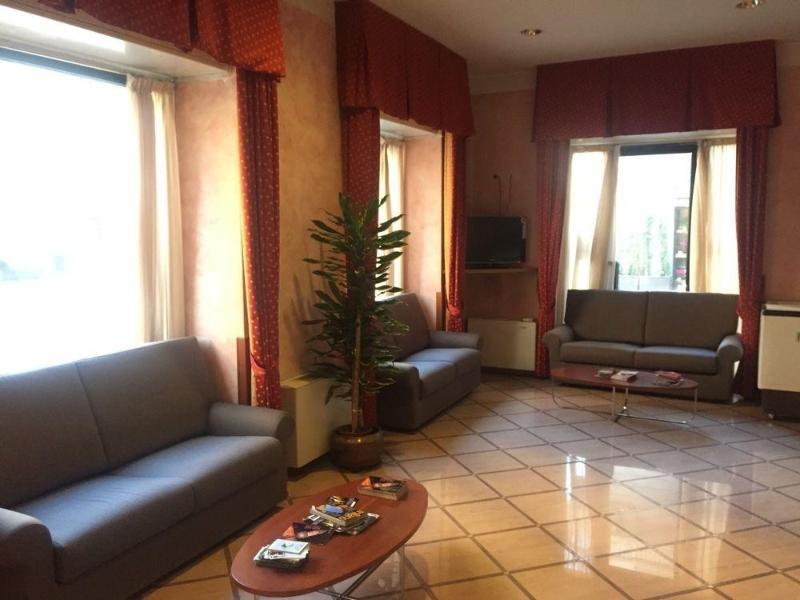 Hotel Brianza Милано Екстериор снимка