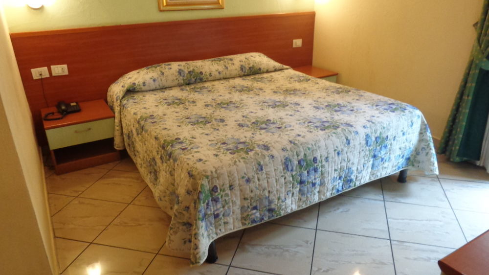 Hotel Brianza Милано Екстериор снимка