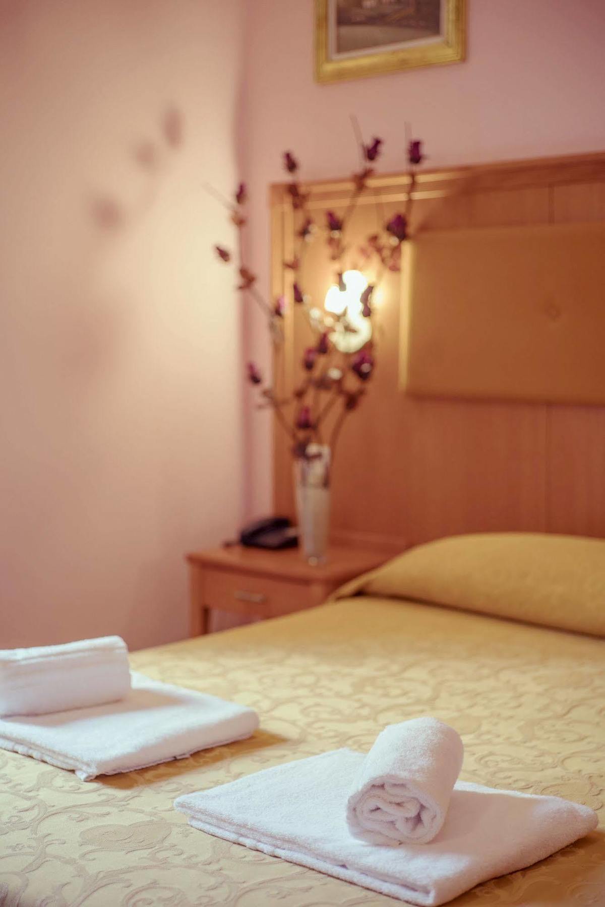 Hotel Brianza Милано Екстериор снимка