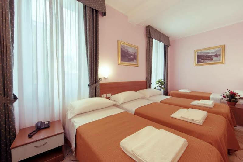 Hotel Brianza Милано Екстериор снимка